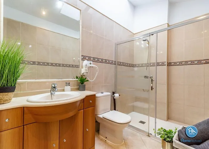 Premium Penthouse Apartment *